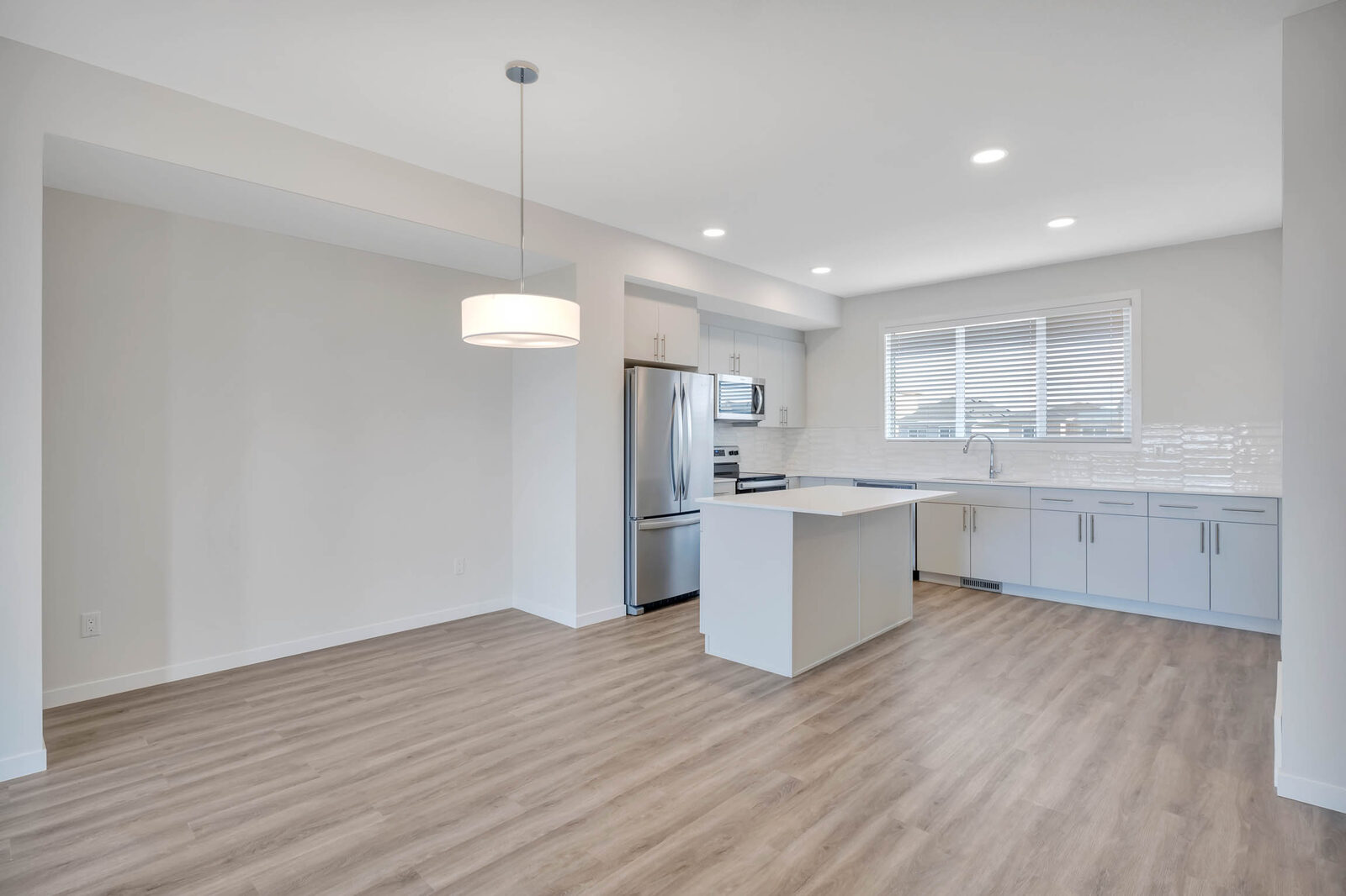 A bright, modern Filan rental interior